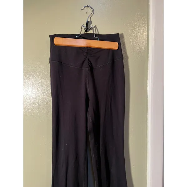 Yogalicious Women's Size Small Scrunch Front High Waist Flared Legging Black - Image 6