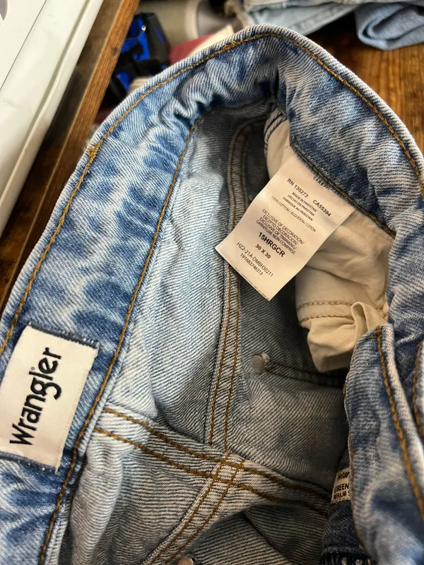 Wrangler jeans size 30x30 - Image 3