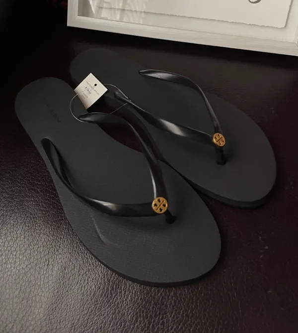 Tory Burch NWT Solid thin flip flop PVC/EVA size 9 in black 2023 new style - Image 3