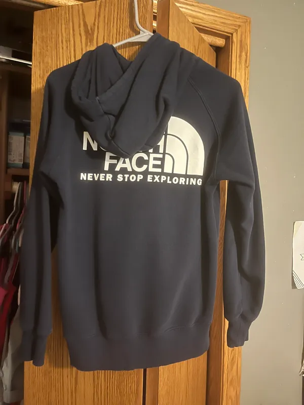 women’s navy north face hoodie - Image 2