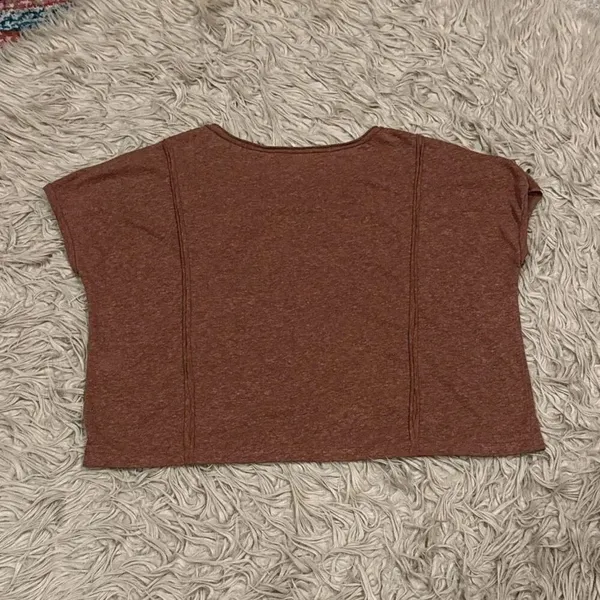 Max studio linen blend cropped T-shirt size small - Image 4