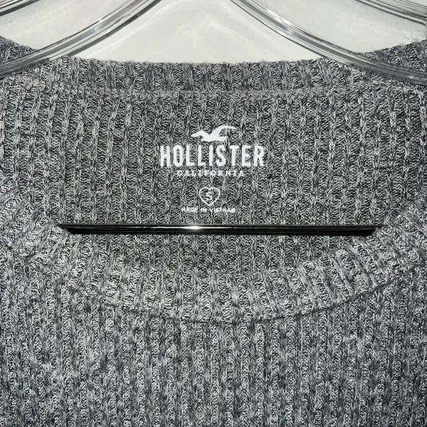 Hollister Women's Charcoal Long Sleeve Knotted Tee - Image 2