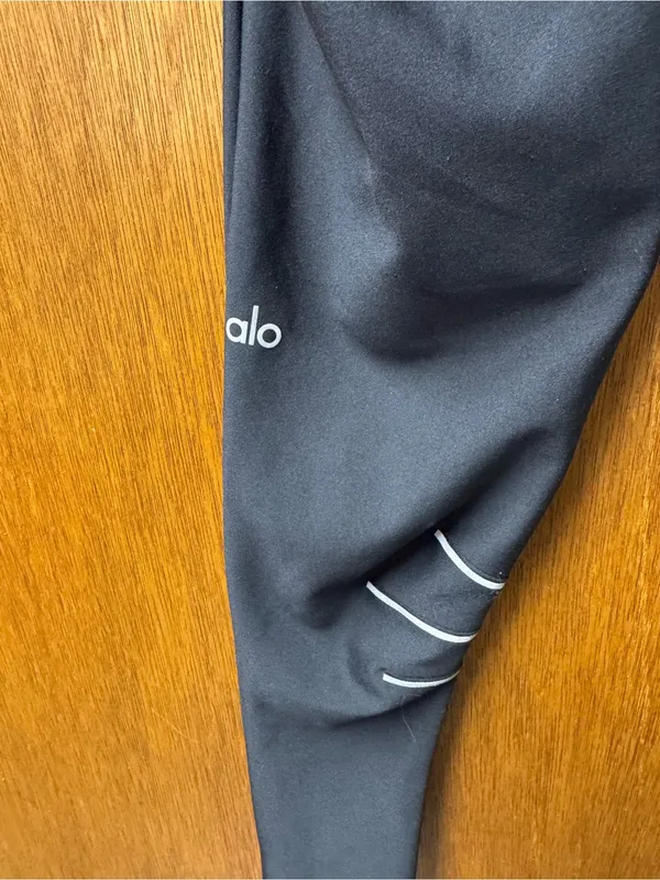 ALO Yoga High-Waisted Sequence Glow in the Dark Leggings Black Large Workout Gym - Image 10