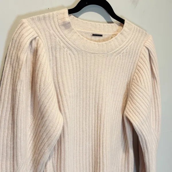 Elie Tahari Light Pink Puffed Sleeve Ribbed Cashmere Sweater - size Large - Image 3