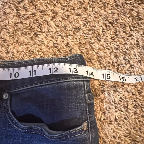 Levi's 311 Shaping‎ Skinny Jeans Dark Wash Women's Size 26 - Image 4