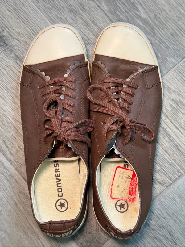 Converse Leather Chuck Taylor Low Top Tan Women's 10 EU 42 Classic Sneaker - Image 4