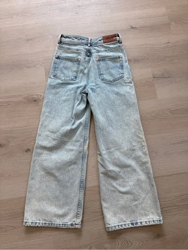 Sezane Light Blue Wide-Leg Denim Jeans - Image 4