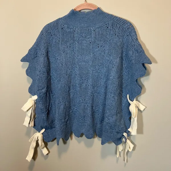 AnnieWear Los Angeles Blue‎ Pointelle Knit Poncho Scalloped Side Tie Sweater L - Image 6