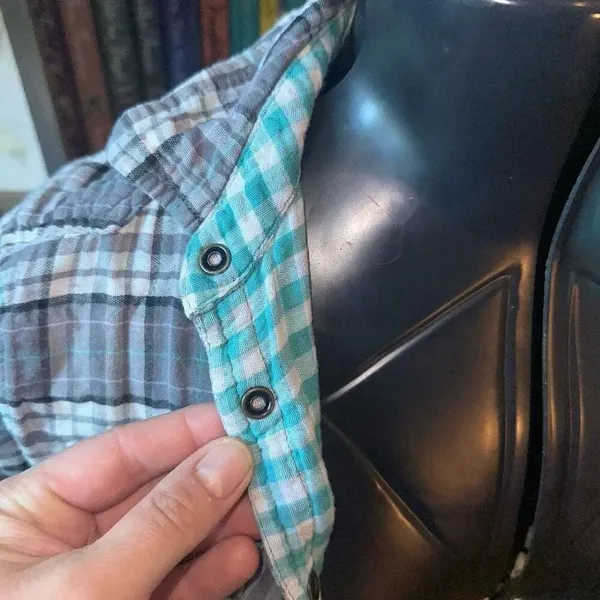 American Eagle red tartan plaid sz 8 cozy button down shirt - Image 2