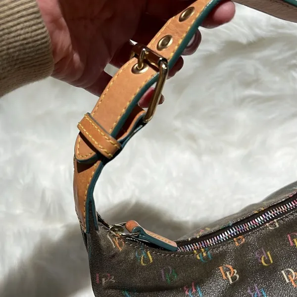 Authentic Dooney & Bourke Vintage Rainbow Handbag Adjustable leather strap A27‎ - Image 3