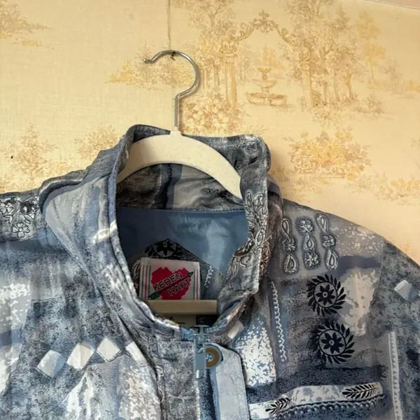 Vintage 80s blue and white abstract boho print Keren Hart 100% silk jacket - Image 8
