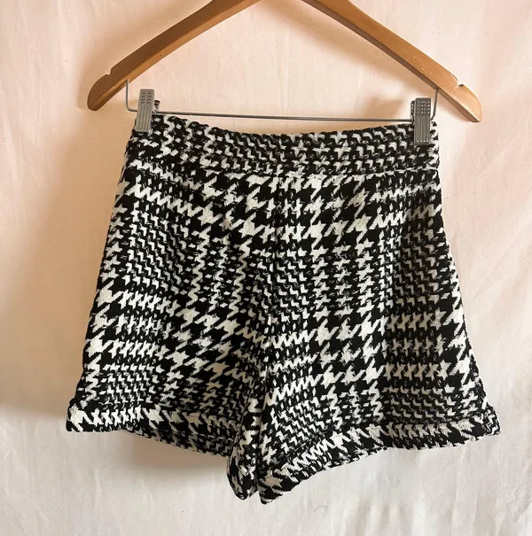 Houndstooth Textured  Shorts - Image 3
