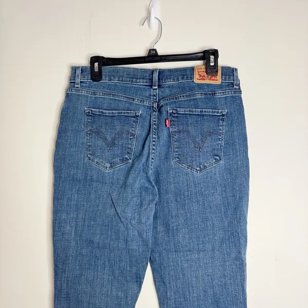 Levi's Classic Straight Medium Wash Blue Jeans size 12 - Image 5