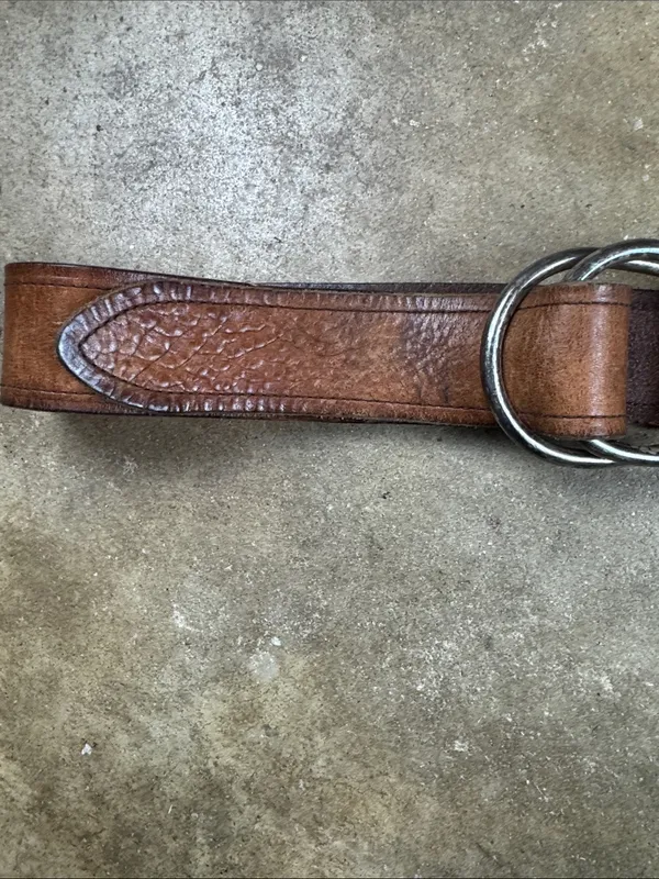 Classic Brown Leather Belt with Large Loop Buckles
Size: Medium - Image 3
