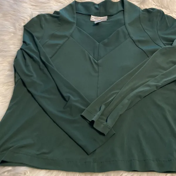 George Simonton Women’s long sleeves shirt size XL color green length 34” - Image 8