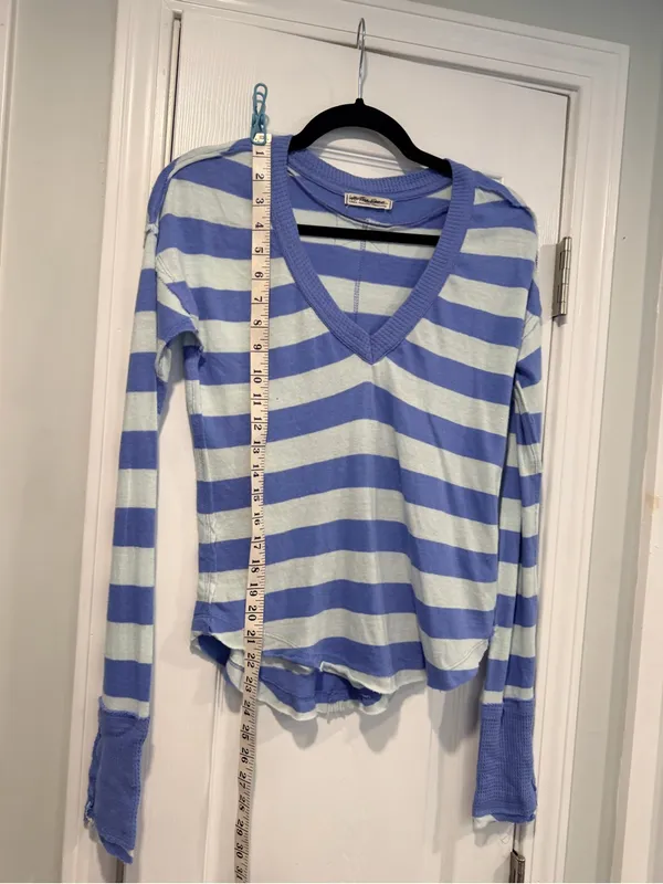 NWOT Free People We The Free Size XS Blue Cream Striped Thermal Knit V Neck Top - Image 4