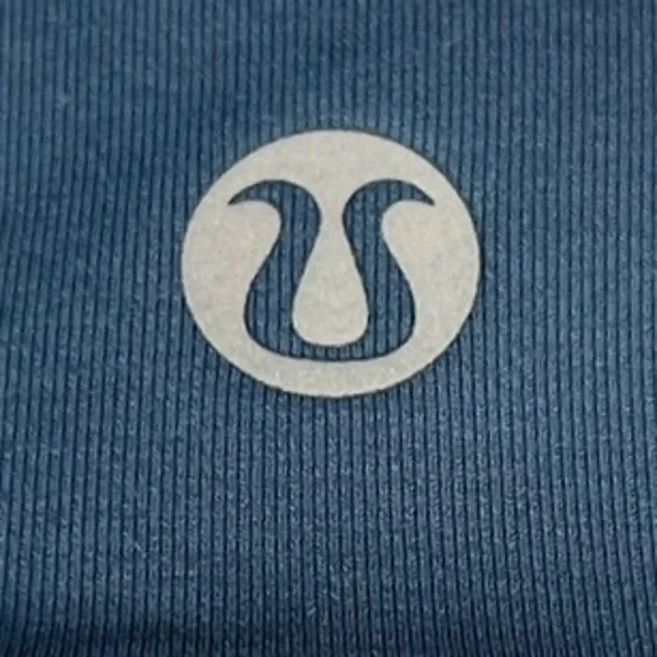 Lululemon Women's Blue Sleeveless Scoop Neck Wide Strap Activewear Sports Top M - Image 3