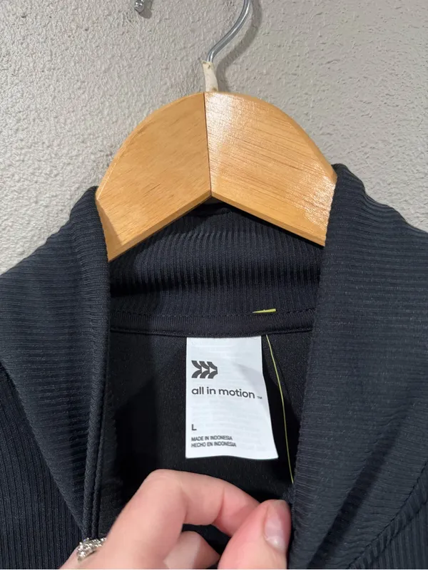 NWT All in Motion Sweatshirt - Image 2