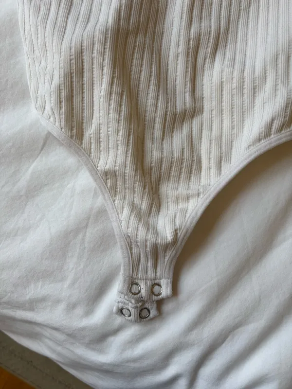 Madewell plain white tee body suit - Image 4