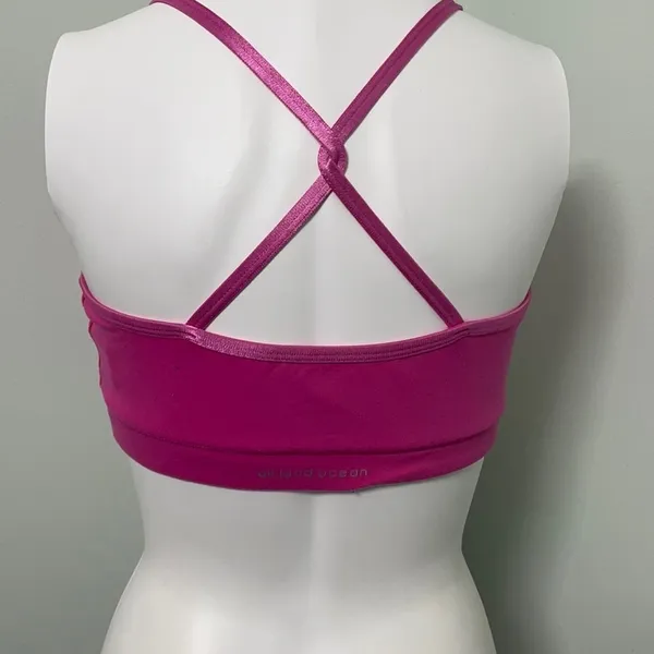 Alo pink twist back sports bra medium - Image 2