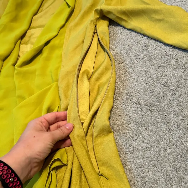 Olive Chiffon‎ Drape Detail Long Sleeve Bodycon Dress size 4 - Image 9