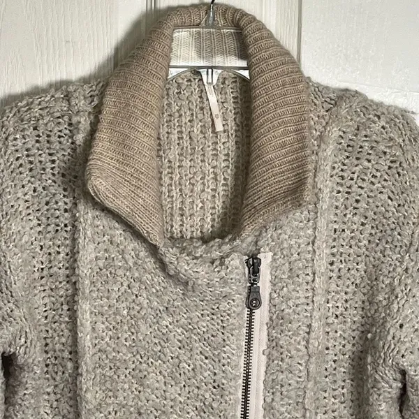 Free People Sz XS Oatmeal Boucle Jacket Fuzzy Cardigan Sweater - Image 5