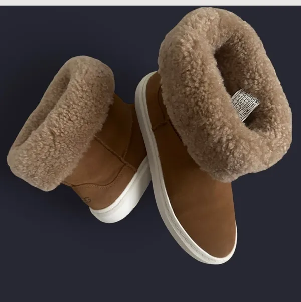 UGG Boots Women’s Classic Short 7 Brown II Chestnut - Image 7