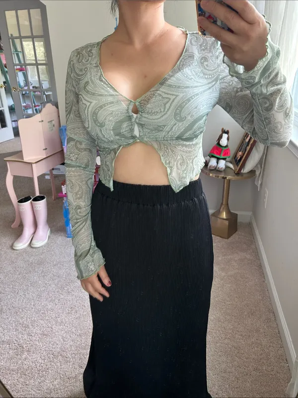 Paisley cropped top. S Green - Image 4