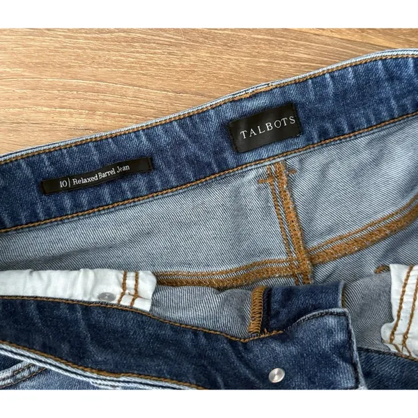 Talbots Women's Medium Wash Relaxed Barrel Jeans SZ 10 Stretch - Image 2