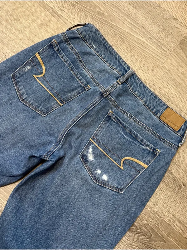 •American Eagle• Distressed Tomgirl Jeans - Image 4