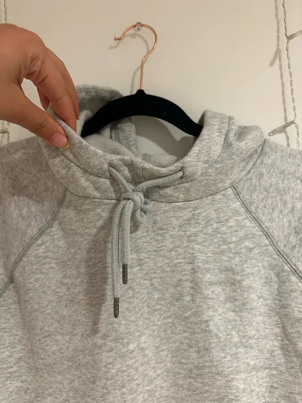 Universal Threads Grey Sweatshirt - Image 3