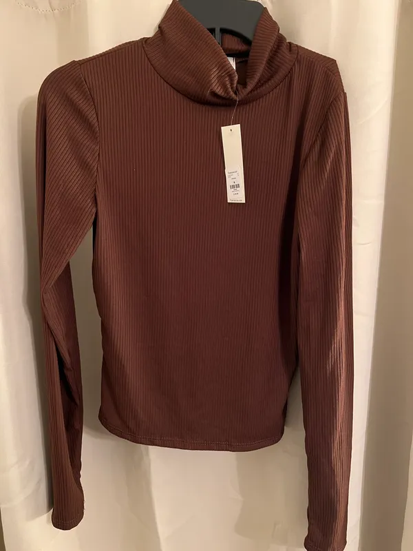 Francesca's ribbed turtle neck top - Image 4