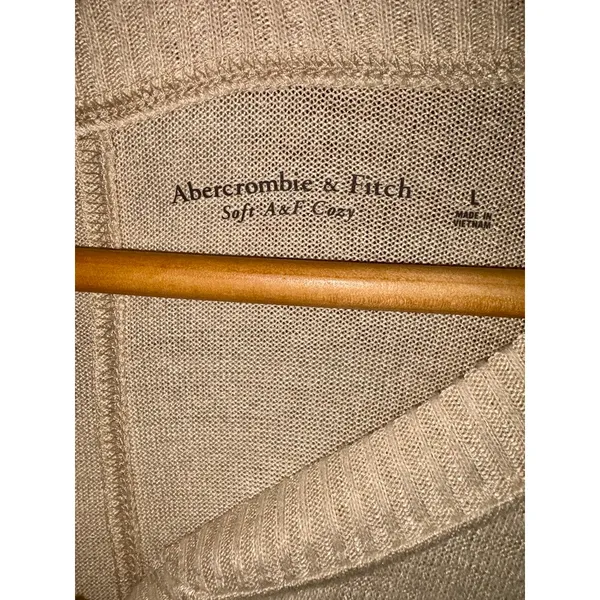NWT Abercrombie & Fitch Soft AF Cozy Tan Knit Henley Pullover Sweater Size Large - Image 4