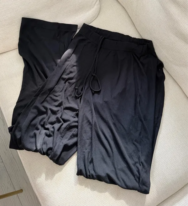 SKIMS Soft Lounge Black Ribbed Sleep Set - XS - Image 6