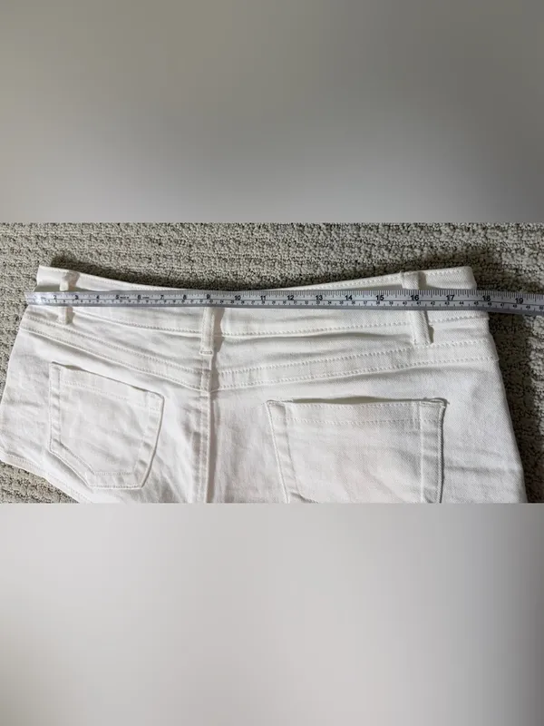Edikted White Jagger Low Rise Denim Shorts Sz L New without tags - Image 6