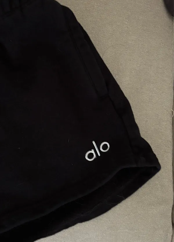 Alo Sweat Shorts Yoga - Image 3