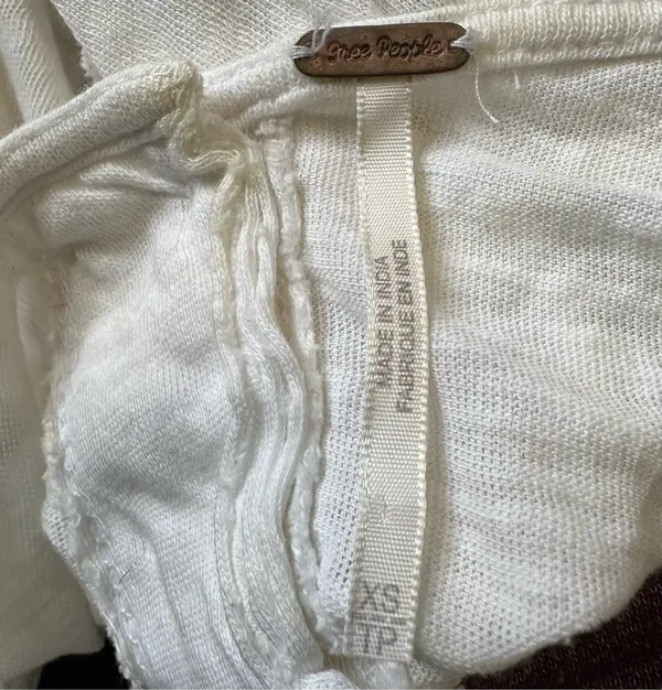 Free People ladies tank top is a size TP/XS. - Image 2
