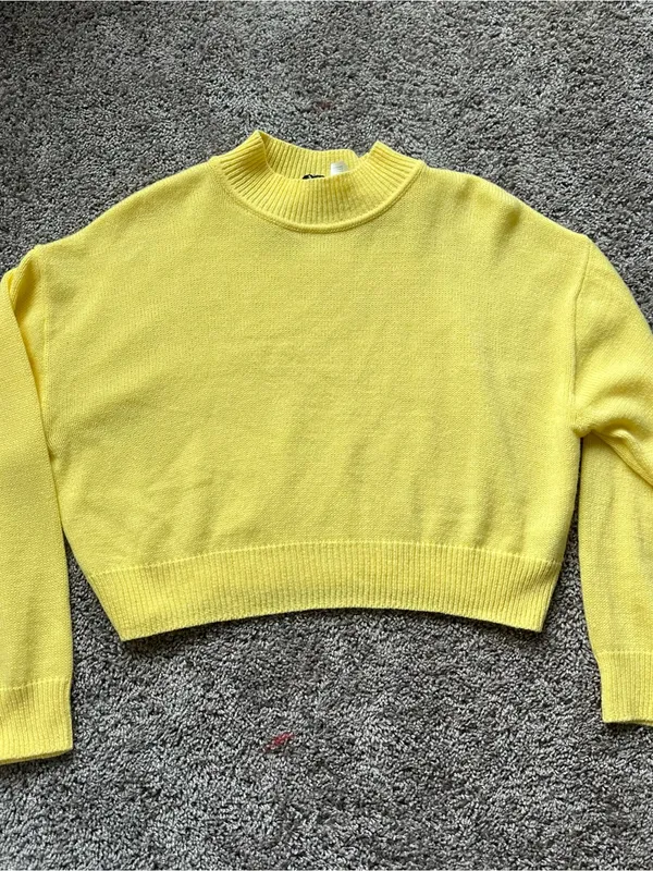 H&M Yellow Crew Neck Cropped Sweater - Image 2