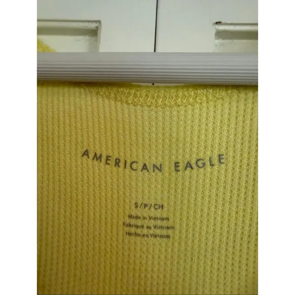 American Eagle butter yellow waffles cropped Henley top small - Image 4