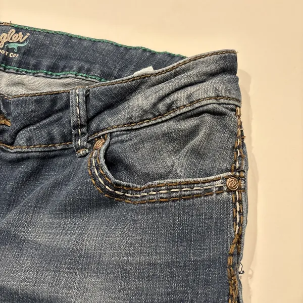 Wrangler Cowgirl Bootcut Women's Jeans Size 32 Blue Denim Thick Stitch FLAWS - Image 5