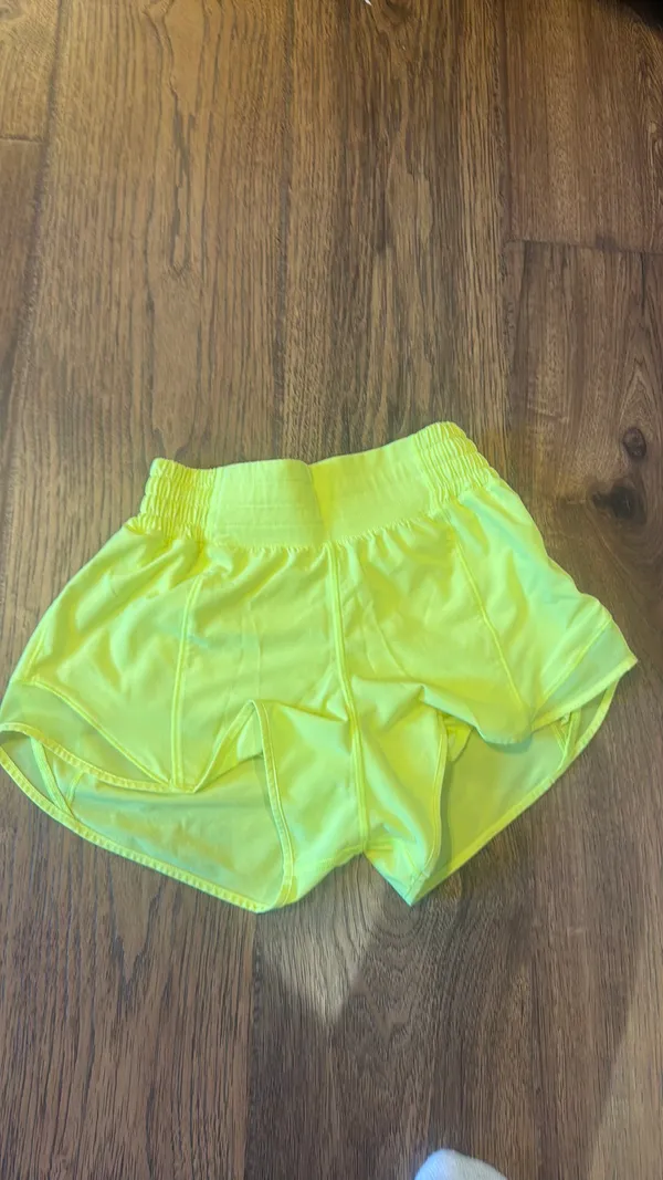 Lululemon Hotty Shorts 2.5" Hot High-Rise - Image 3