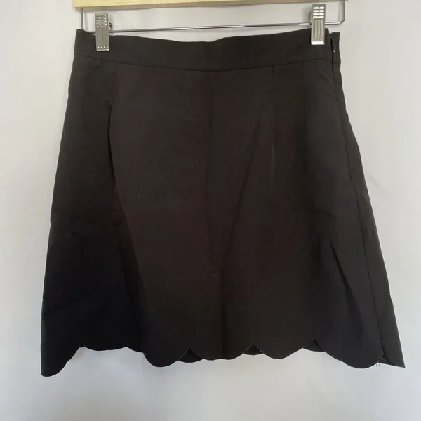 Black Scalloped Hem Mini Skirt With Side Zipper Closure business casual comfort‎ - Image 5