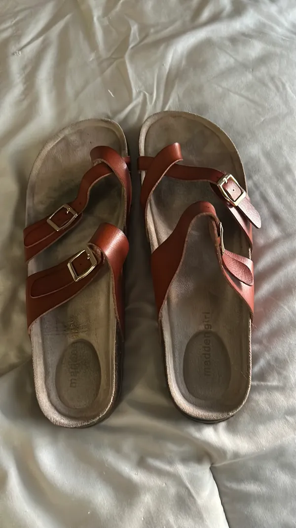 Madden girl sandal size 11 - Image 2