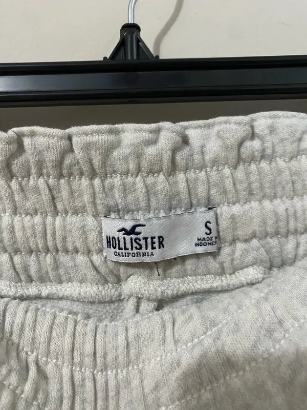 Hollister Grey Light Sweatpants - Image 4