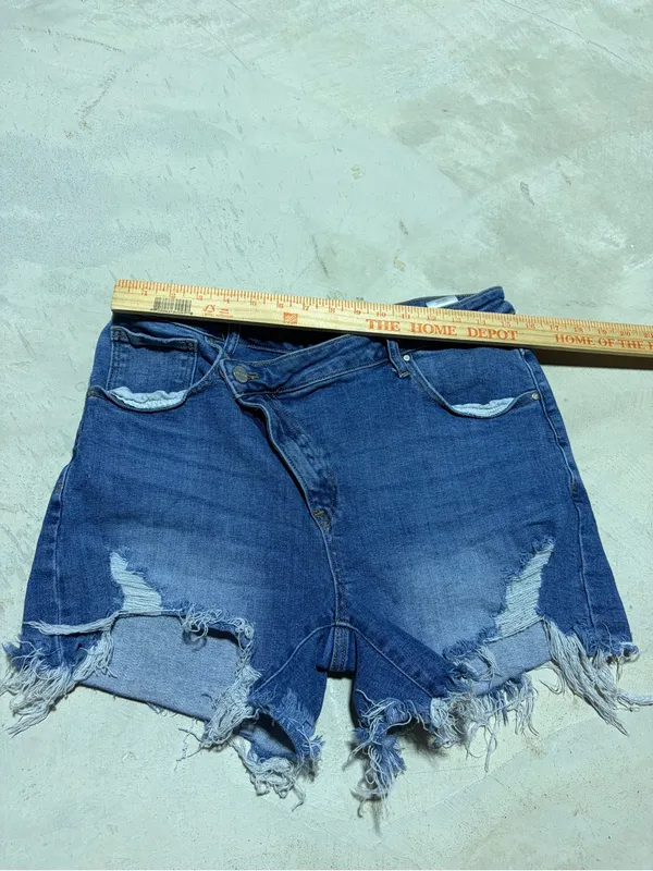 Risen jeans Women's Distressed Denim Shorts asymmetrical xl - Image 2