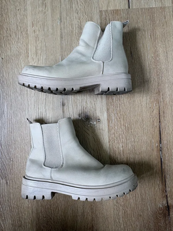 Beige Chelsea Ankle Boots Tan Size 5.5 - Image 2
