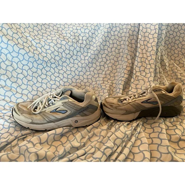 Brooks Shoes Womens Size 9 White Addiction Walker Running Lace Up - Image 4