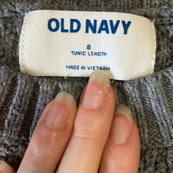 Old Navy Women’s sweater - Image 2