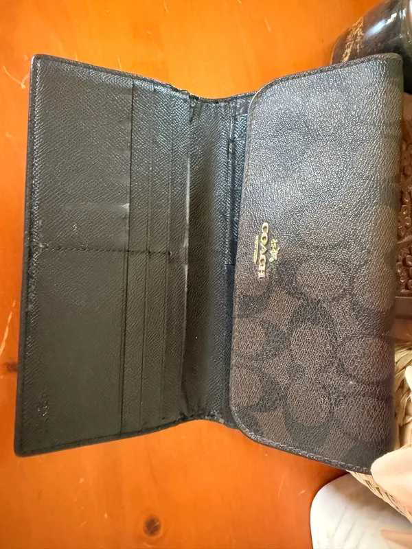 Coach Card Wallet Full Size - Image 4
