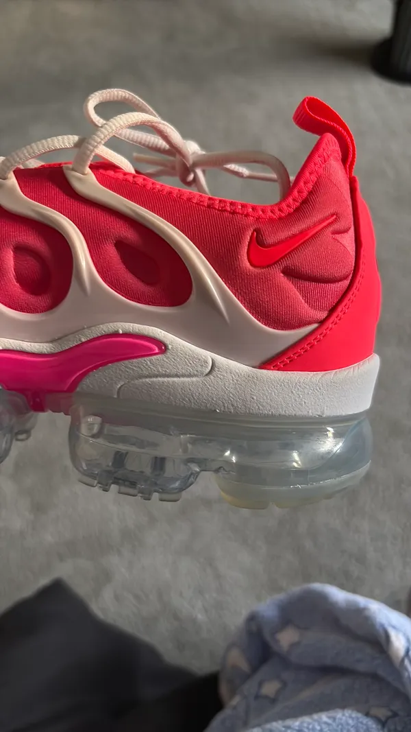 Nike Women's Air VaporMax Plus 'Pink Blast' - Image 2